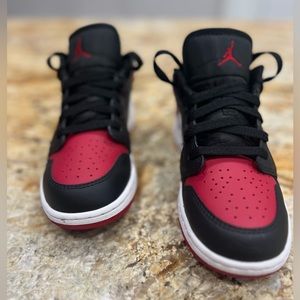 Jordan 1 Low Red Toe, size 3.5 Youth